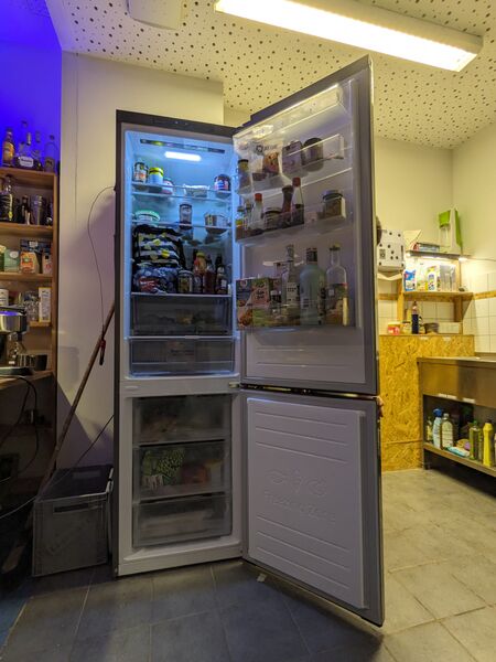 File:Lebensmittel-Kühlschrank.jpg